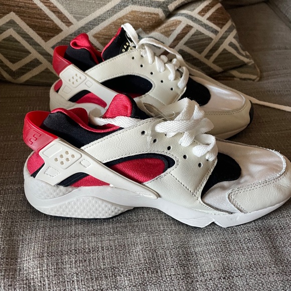 Nike Huarache women size 7 (boys/men 5.5) - Picture 2 of 4